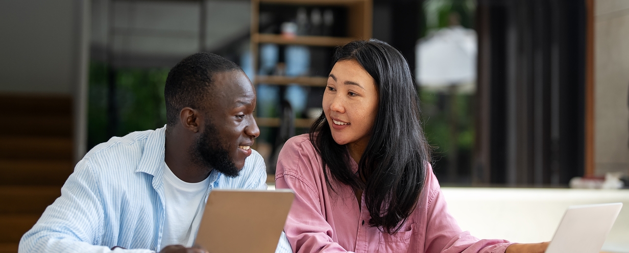 UX designs that convert- 4 ways observing Live Conversations accelerates growth Hero Image